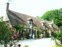 Les Sapins Hotels in Combreux