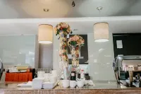 East Asia Royale Hotel - Завтрак