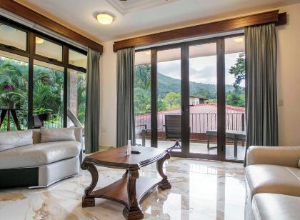 Paradise Hot Springs