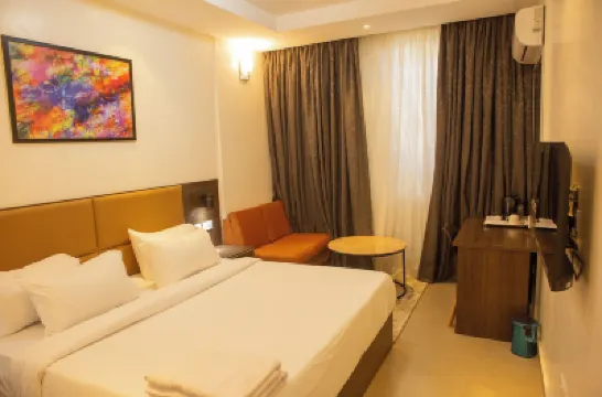 파이브 클로버 인 아비조  호텔