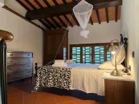 Gatto Bianco Tizzauli Hotels in Ginestra