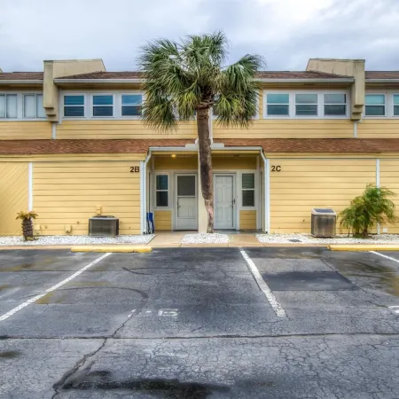 2 C, Three Bedroom Townhome