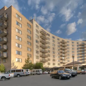 Clarion Collection Hotel Arlington Court Suites Отели рядом с достопримечательностью «Арлингтон-хаус»