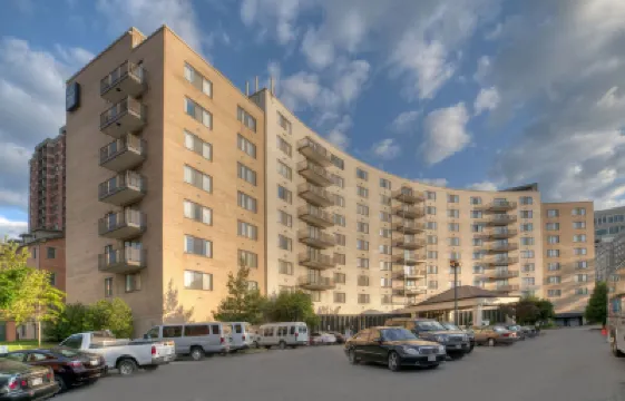 Clarion Collection Hotel Arlington Court Suites Hotels near Arlington National Cemetery