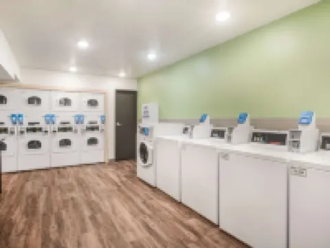 WoodSpring Suites Atlanta Newnan Hotels in Newnan