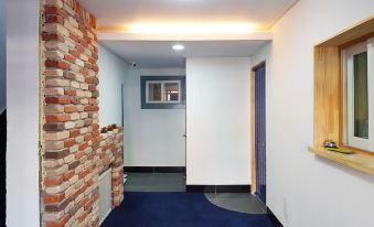 Bluemoon Guest House - Hostel