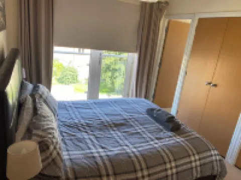 2Br 2 Bath Riverside Penthouse 2 Parking View Near St Neots