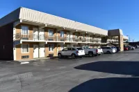 Inn of Lenoir Motor Lodge فنادق في Lenoir City