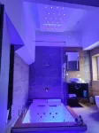 Twin Towers Naples Luxury - Hot Tub