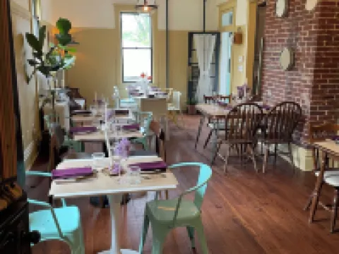 Modern Homestead Guest House Hotels in Preston County