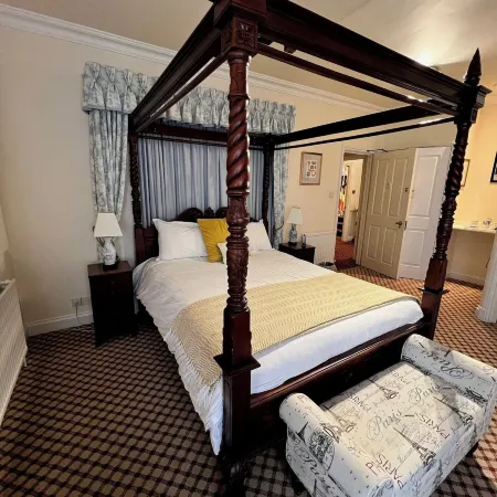 Haley's Hotel Отели рядом с достопримечательностью «Стадион «Хедингли»»