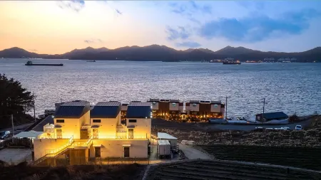 Namhae Byeol Grigo Namhae Pension