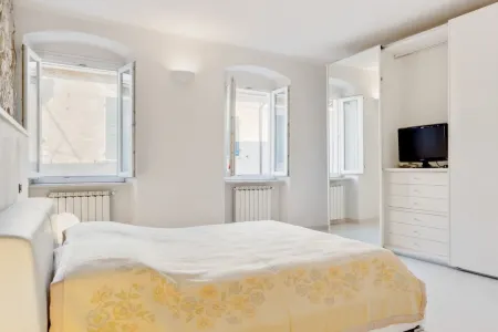 Sarzana White Apartment Nel Centro Storico