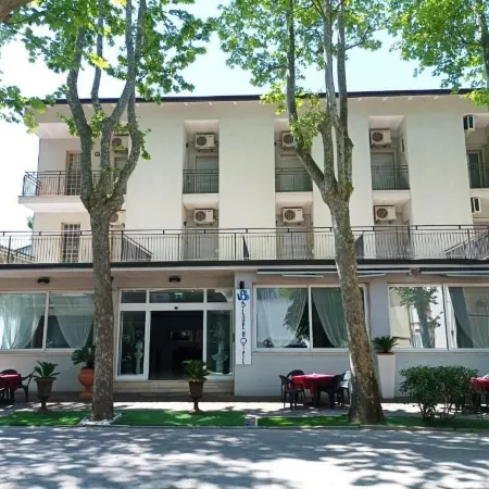 Blue Hotel