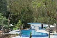 Sterling Munnar - Pools