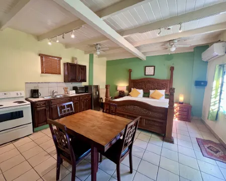 Azure Hotel and Art Studio Hotels in Simpson Bay