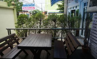 Wetsawat Place Hotel