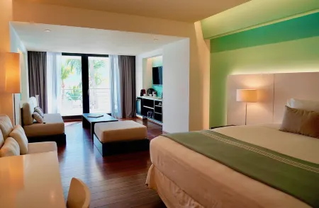 Holland House Beach Hotel