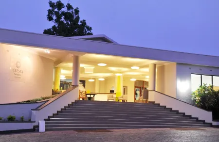 Cresta Sprayview Hotel
