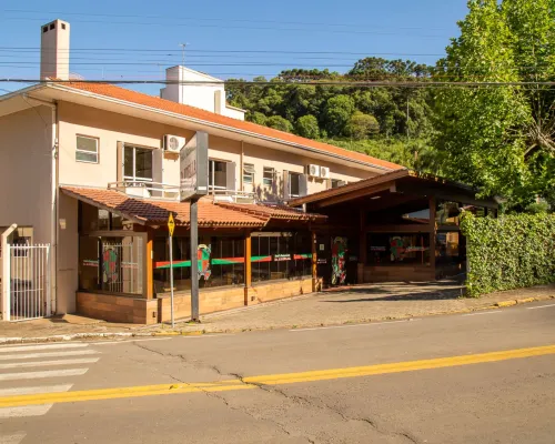 Dona Adelia Hotel e Restaurante Hotels in Flores da Cunha