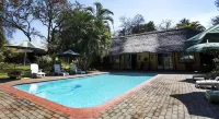 Sunbird Lodge - Pool
