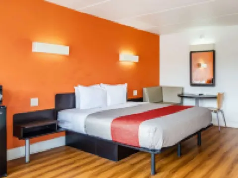 Motel 6 Brunswick, GA Hotels in Dock Junction