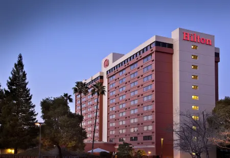 Hilton Concord Отели в г. Конкорд