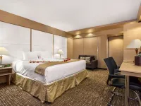 Ocean Beach Palace Hotels near Vista Park