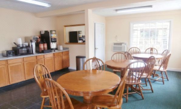 Country Hearth Inn & Suites Cartersville