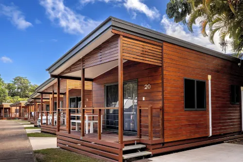 Big4 Whitsundays Tropical Eco Resort فنادق في Flametree