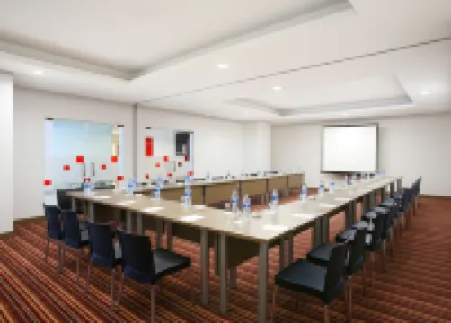 Amaris Hotel Season City