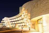 Les Suites Hotel Ottawa Hotels near ByWard Market