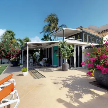 Modern Hotel Aruba Отели рядом с достопримечательностью «Пляж Палм-Бич»