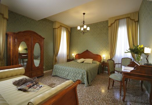 5. B&B 알 파라..