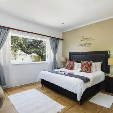 Caza Beach Guesthouse