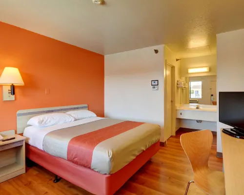 Motel 6 Windsor Locks, CT - Hartford Hotels in Windsor Locks