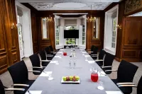 Barnett Hill Hotel Hotels in Cranleigh