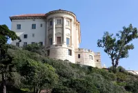 Hilton Woodland Hills/ Los Angeles Hotels near PostNet