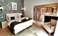Maison Prestige Roberto Geissini Hôtels à proximité de : Golf Club de Beauvallon
