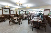 裡夫斯餐廳及羅莎Spa飯店 - 早餐