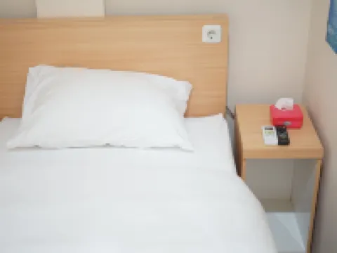 Gold Line Guest House Hotels in Raya River