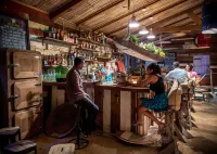 Shanti Maurice Resort & Spa - bar