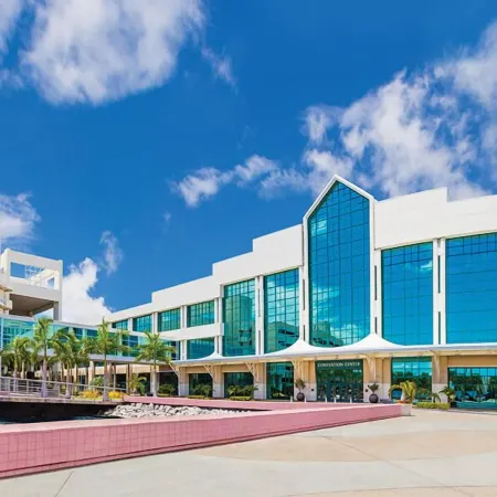 Embassy Suites by Hilton Fort Lauderdale 17th Street Отели рядом с достопримечательностью «Museum of Discovery and Science»