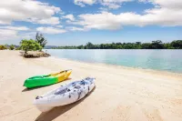 Ramada Resort by Wyndham Port Vila - pantai