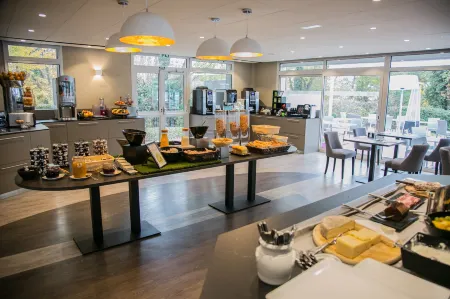 Hotel & Spa Marina d'Adelphia Отели в г. Экс-ле-Бен