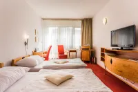 Hotel SET Hotel dekat Aegon Arena