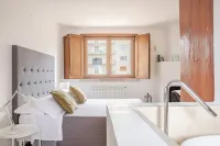 Bari LandLord 71 - Central Rooms & Apartment
