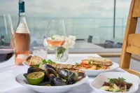 Channel View Boutique Hotel - Adults Only - Ocean View