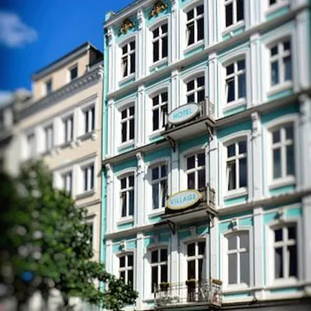 Hotel Village Отели рядом с достопримечательностью «Гамбургский военный мемориал»