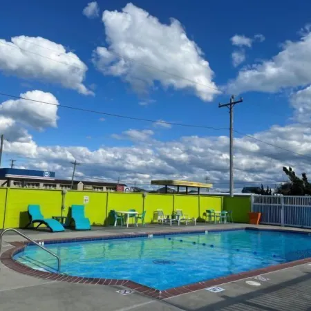 Swell Motel